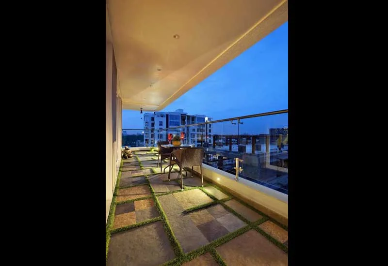 High end apartment terrace design