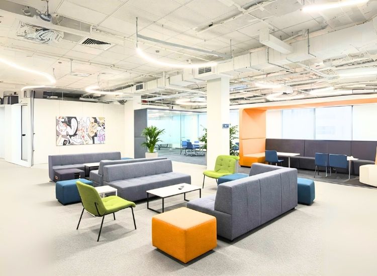 4.4 Lounge Style Collaboration Zone