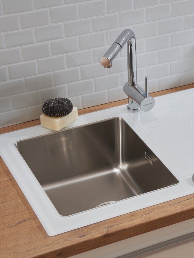 14.KitchenGlassSink