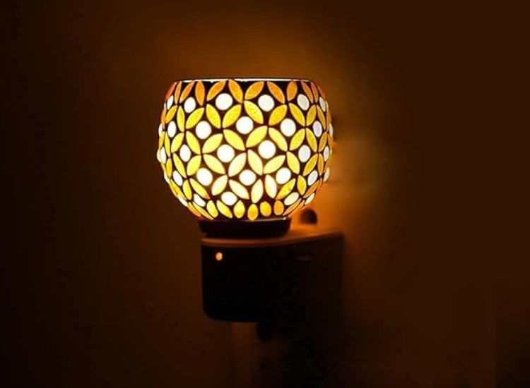 This multifunctional candle scent oil camphor burner not only disperses your favorite fragrances but also adds moisture