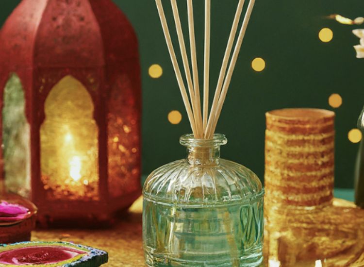 sophisticated blend of elegance and relaxation offers a toxin-free formula, ensuring a safe and enjoyable diffuser for room