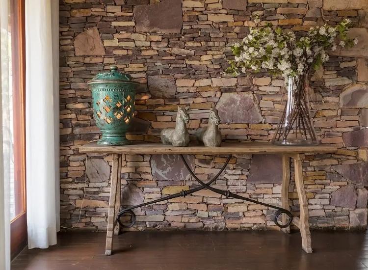 26. Thin bed stone veneer wall cladding in home interior