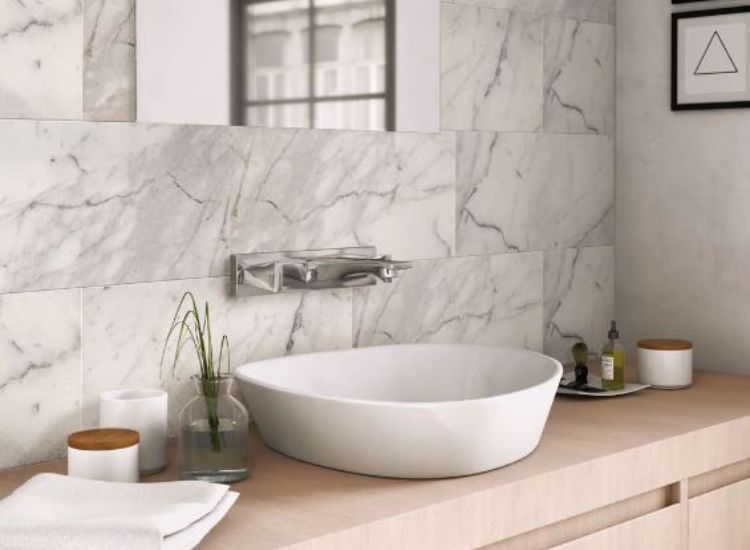 Honed finish polish of the italian marble.